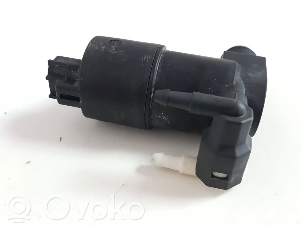 Toyota C-HR I Windscreen/windshield washer pump 