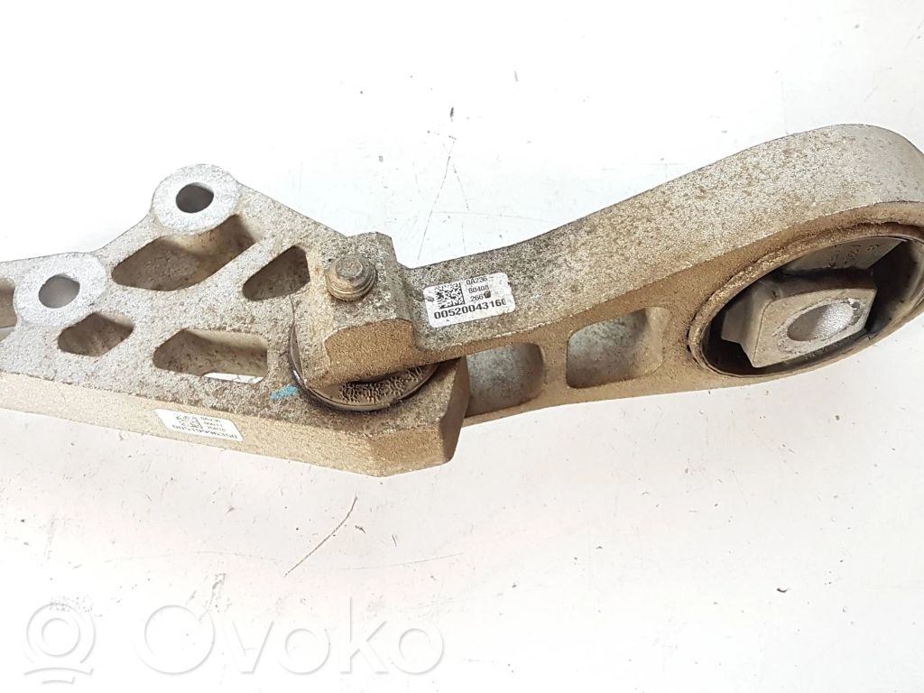 Fiat 500X Engine mount bracket 
