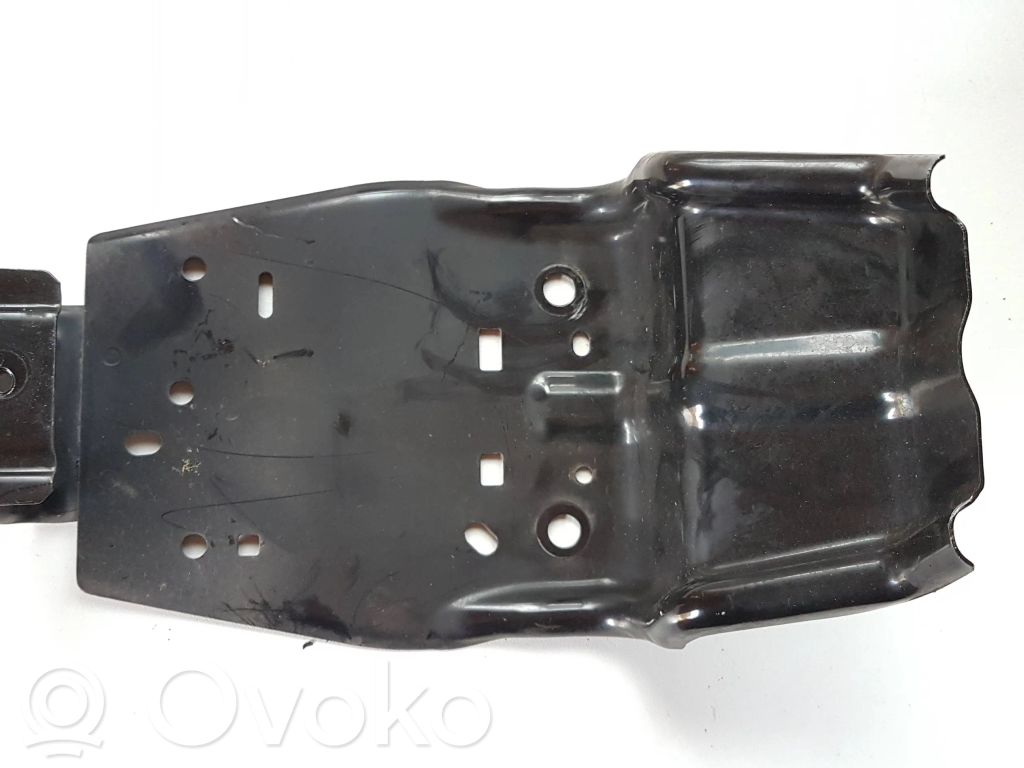 Distronic sensor bracket   KB7W52150,KB7W52150,KB7W