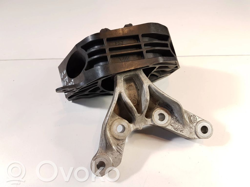 Peugeot 2008 II Engine mount bracket 