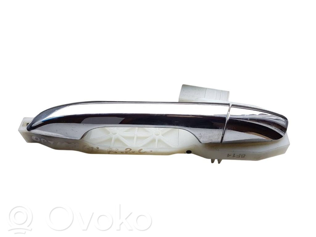 Manecilla externa puerta trasera   82651D4020,83665D4000