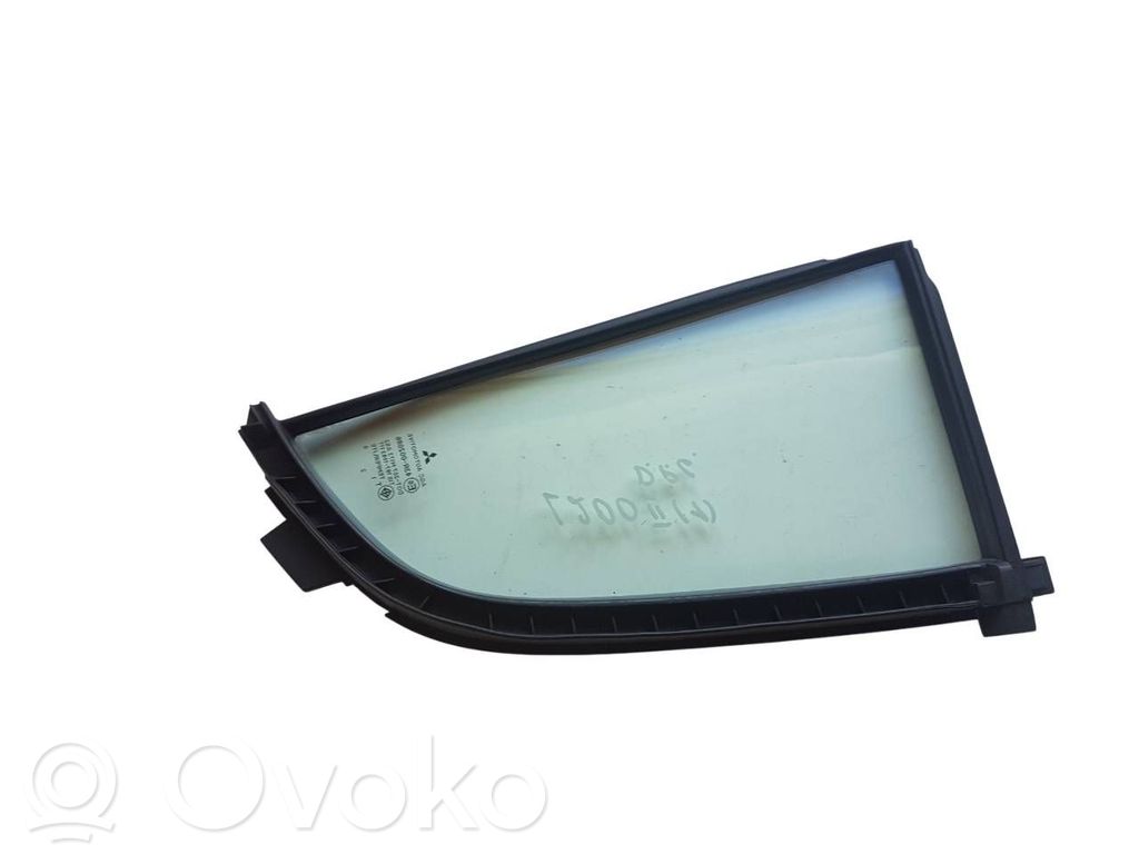 Mitsubishi L200 Ventanilla de ventilación de la puerta trasera 