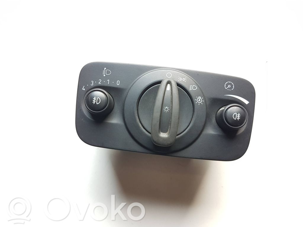 Light switch   8G9T13A024CA