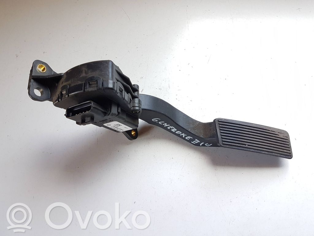 Jeep Grand Cherokee (WK) Kaasupoljin 