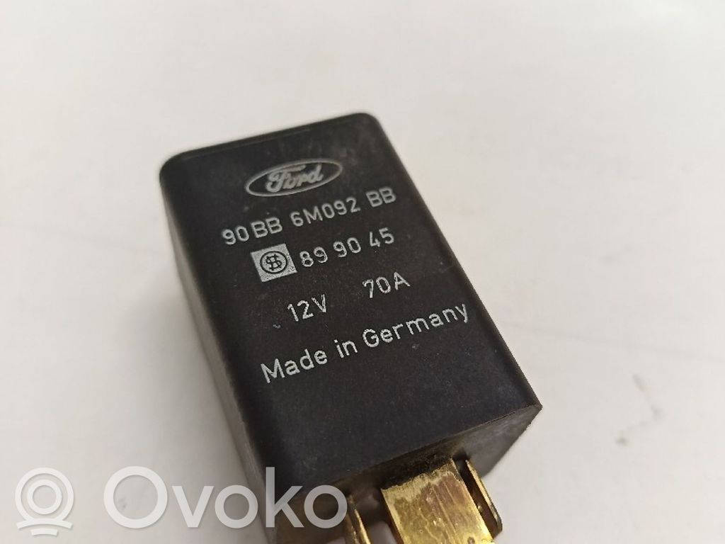 Ford Courier Hehkutulpan esikuumennuksen rele 