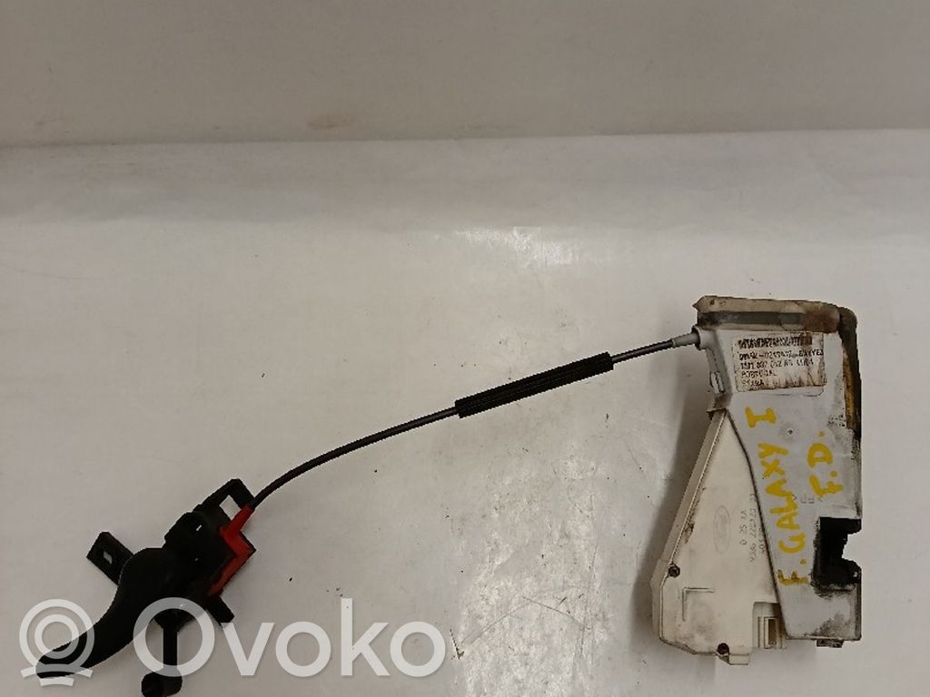 Priekšpusē slēdzene   7M1,012,837,93BG220A20DD,AB
