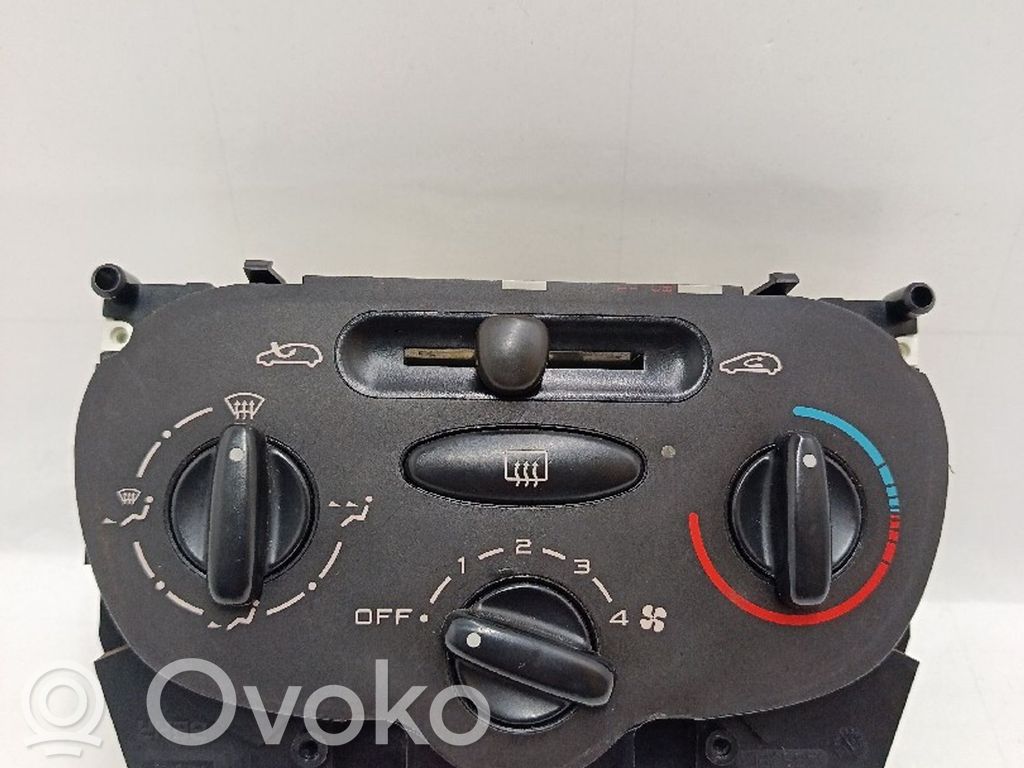 Peugeot 206 Climate control unit 