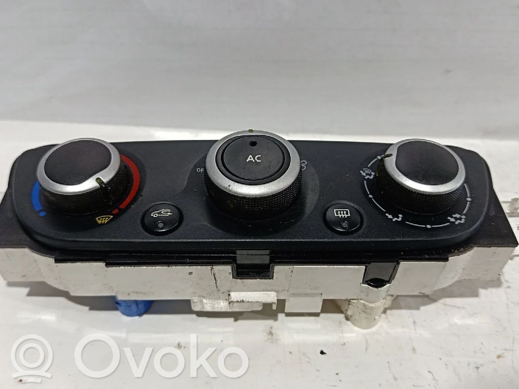 Climate control unit   T1001786G