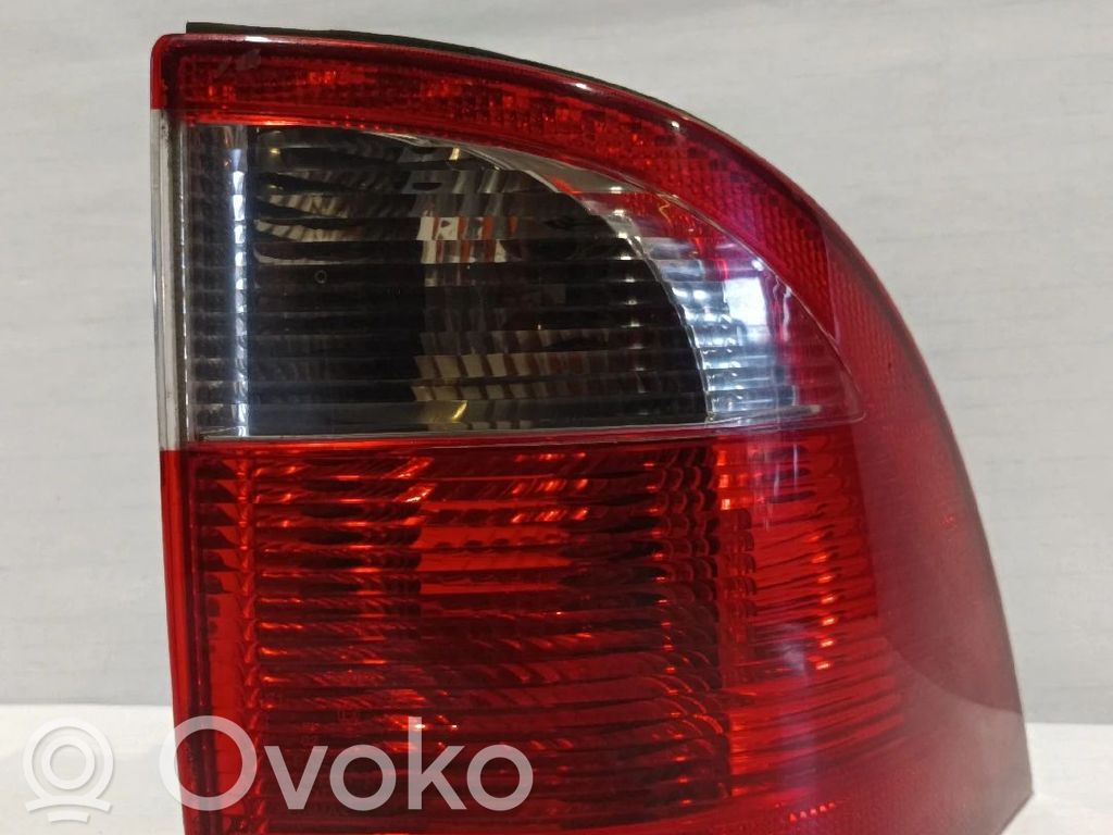 Rear/tail lights   5142260