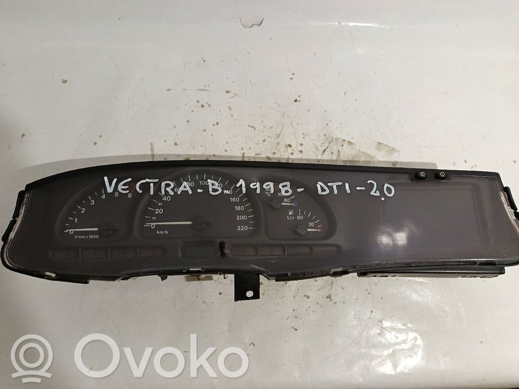 Spidometras (prietaisų skydelis)   569,739,JN