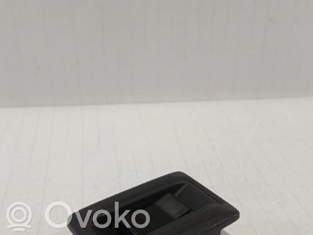 Toyota Corolla E90 Включатель электрических окон 