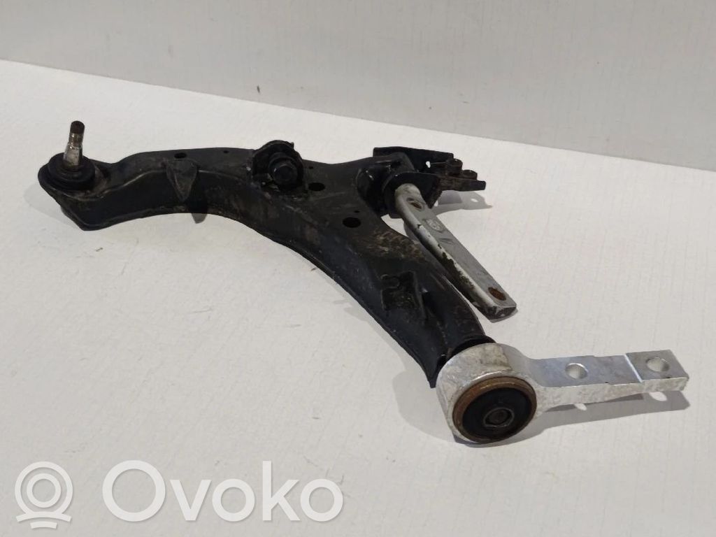 Nissan Primera Priekinė svirtis 