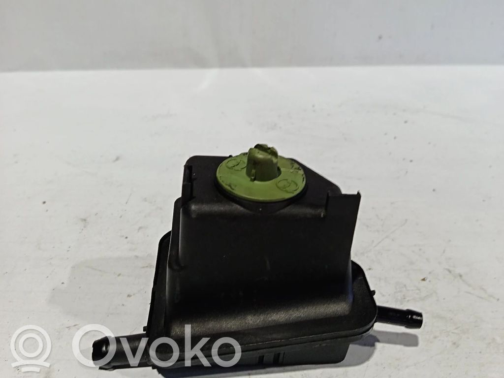 Audi A3 S3 8L Zbiornik płynu hamulcowego 