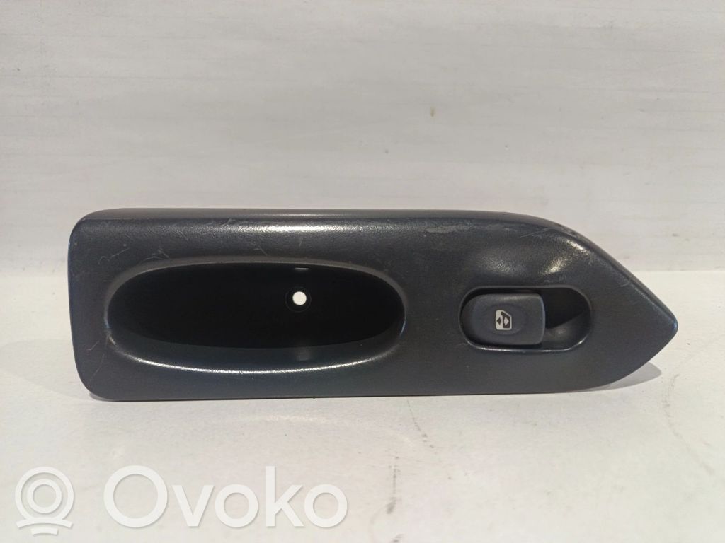Renault Laguna I Electric window control switch 