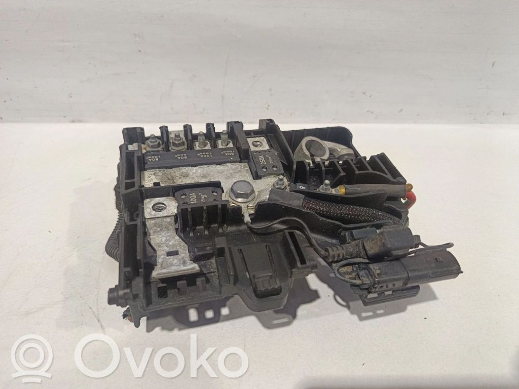 Opel Corsa E Akun rele-sulake 