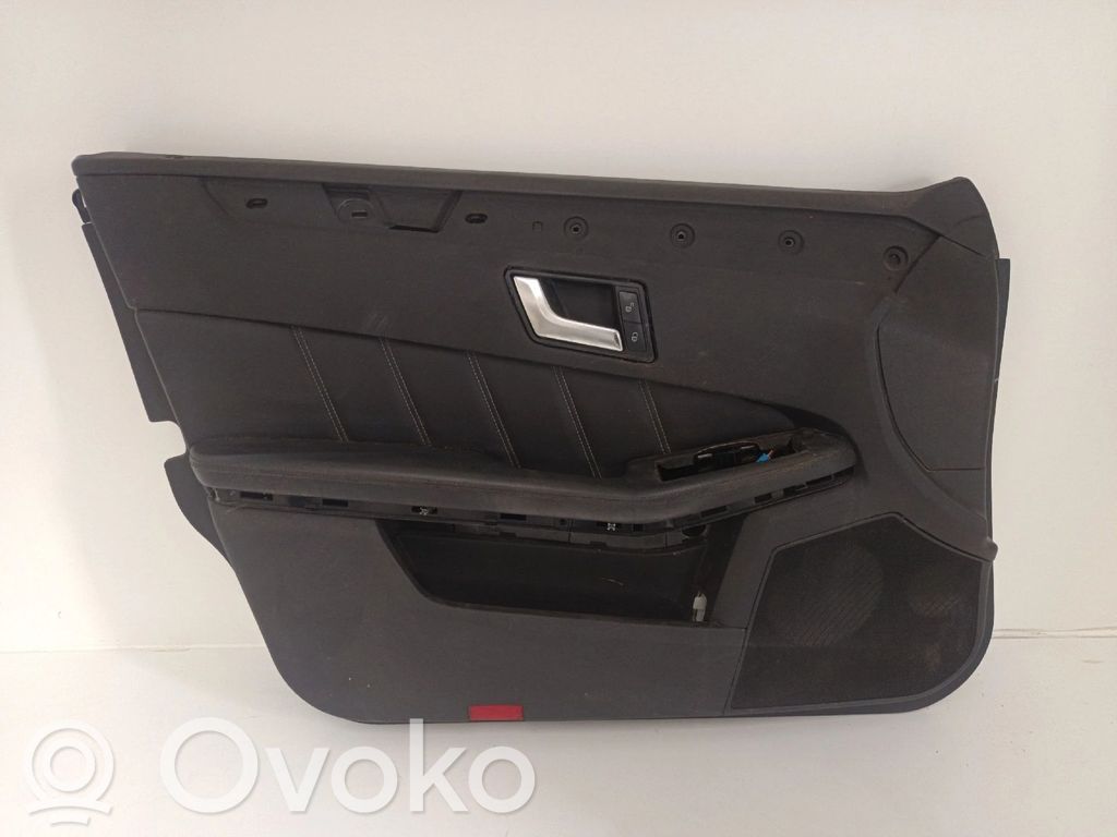 Mercedes-Benz E W212 Revestimiento de puerta delantera 