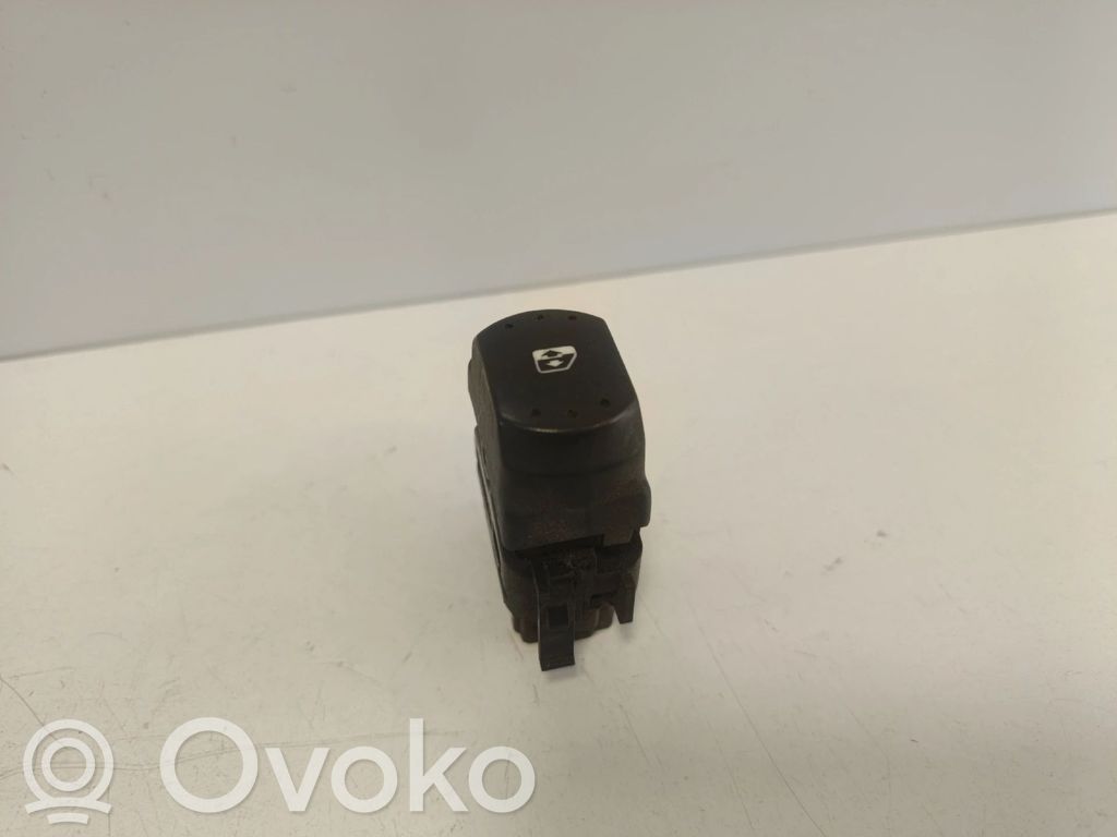 Electric window control switch   26488,007536C