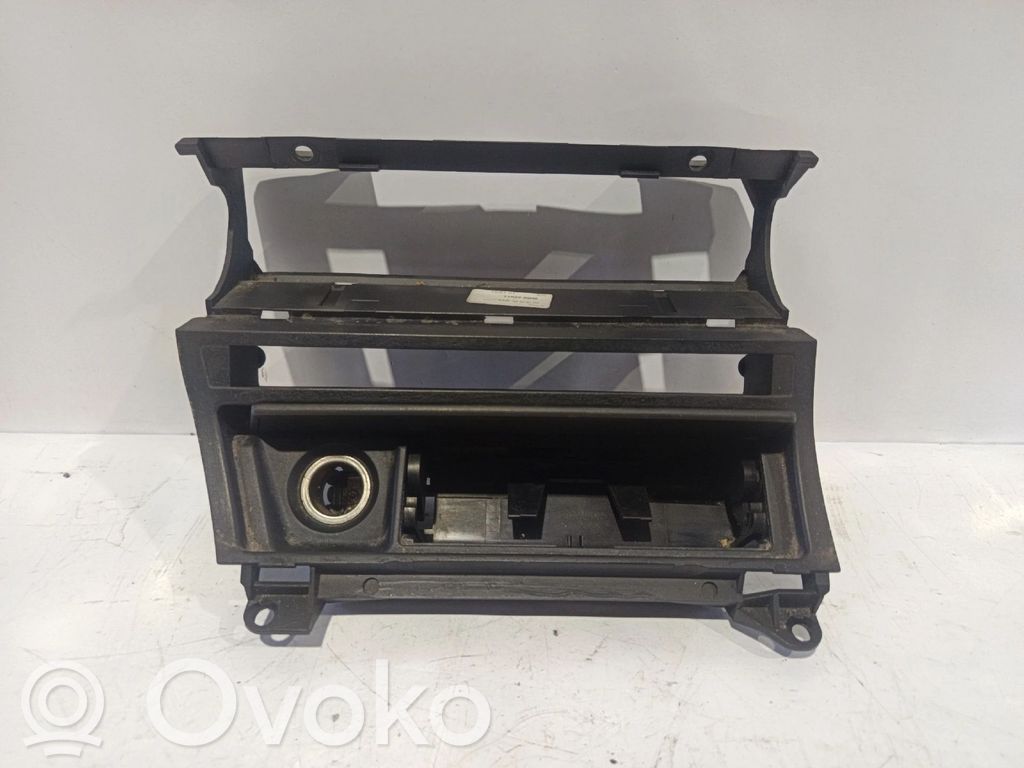 Auton tuhkakuppi   51168268887A,307090800,511682688889