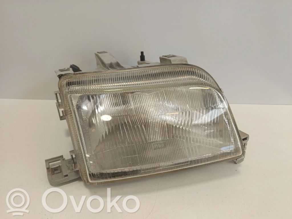 Renault Clio I Headlight/headlamp 