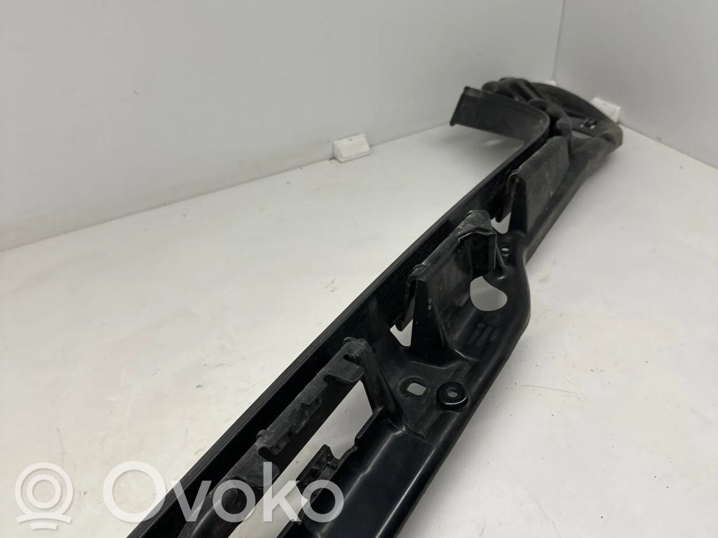 BMW 5 E60 E61 Galinis laikiklis bamperio 