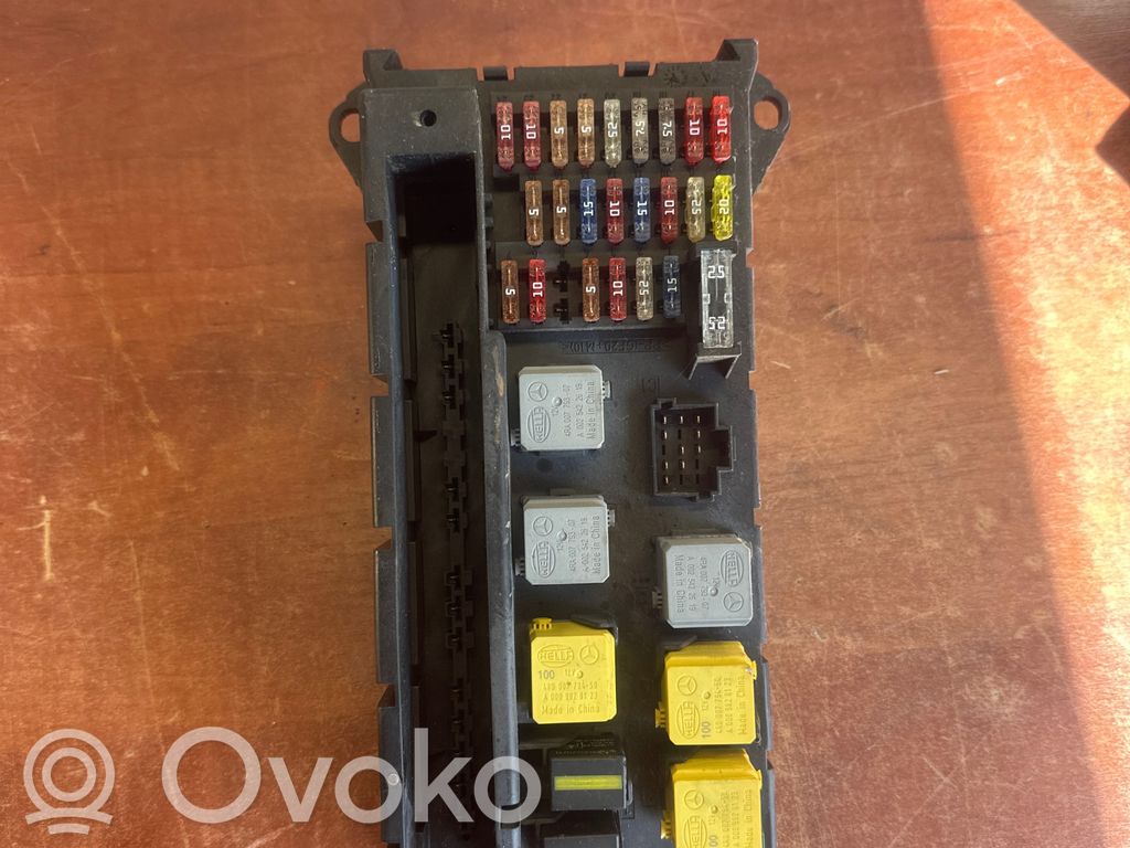 Ramka / Moduł bezpieczników   A9065454701,ZGS006Q004