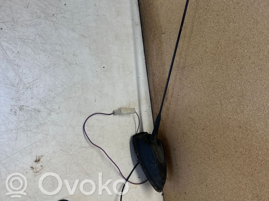 Mercedes-Benz Sprinter W906 GPS-pystyantenni 