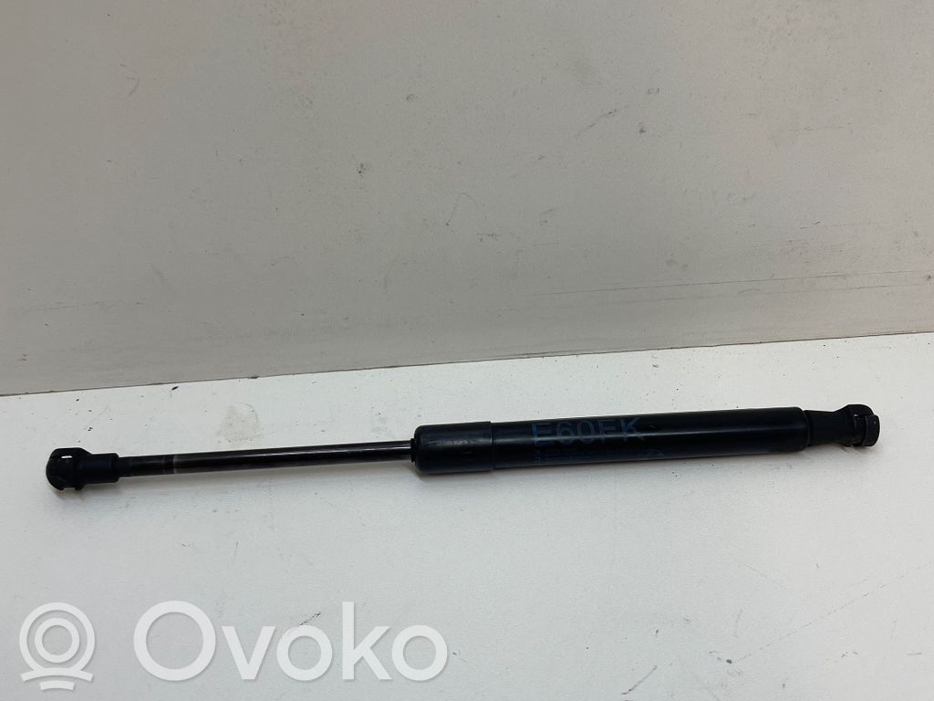BMW 5 E60 E61 Dzinēja pārsega amortizators 