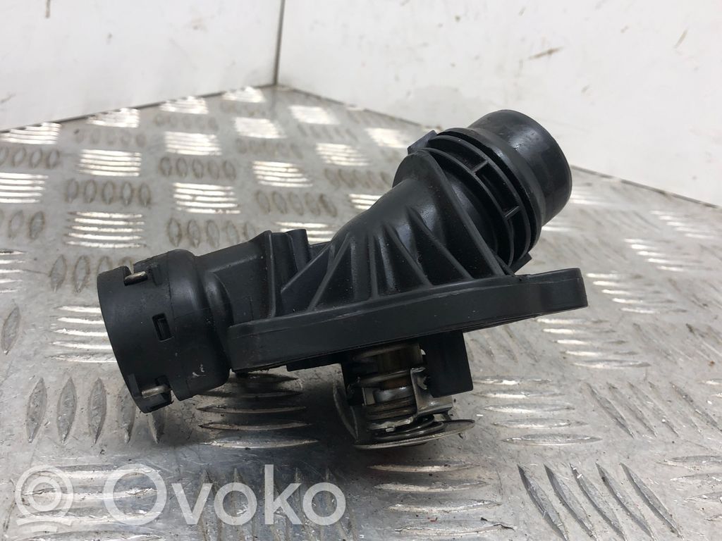 BMW 5 E60 E61 Termostats / termostata korpuss 
