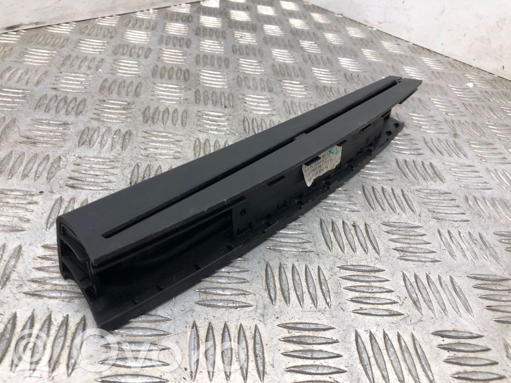 BMW 5 F10 F11 Takaoven häikäisysuoja/verho 