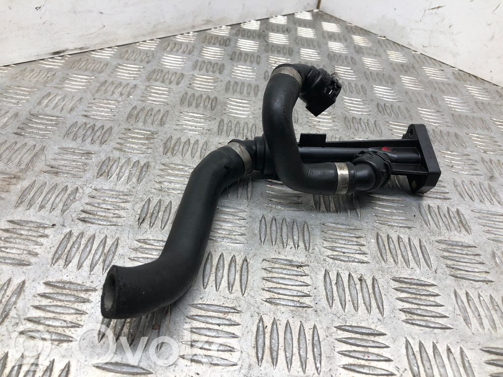 BMW 5 F10 F11 Conductă/furtun lichid de răcire motor 