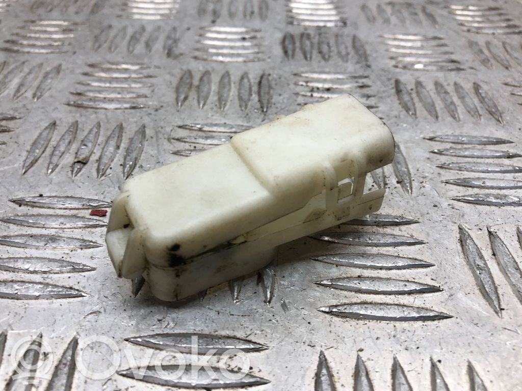 BMW 5 E60 E61 Battery tray heat shield 