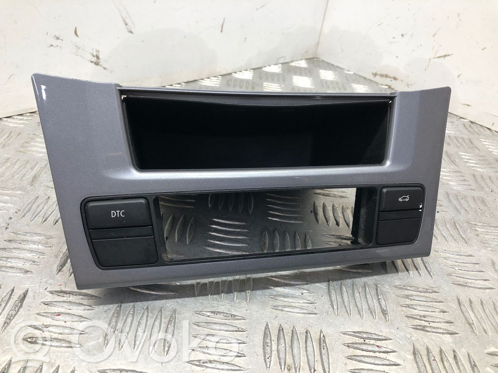 BMW 5 E60 E61 Mantu nodalījums centrālā konsole 