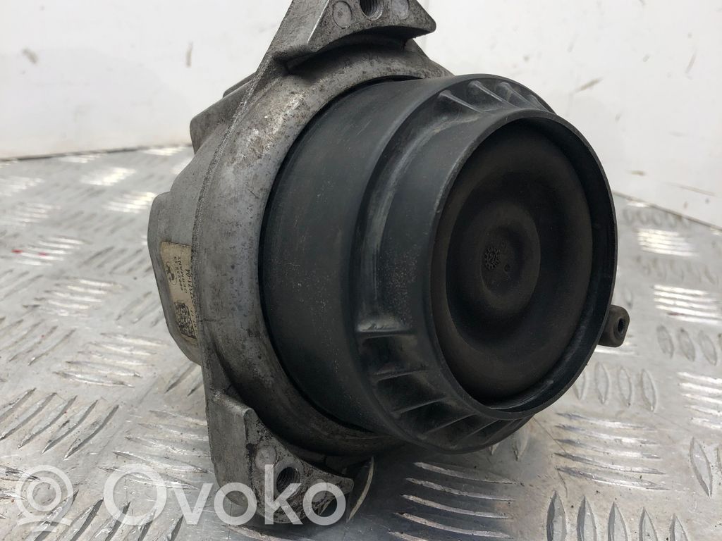 BMW 4 F32 F33 Variklio pagalvė 