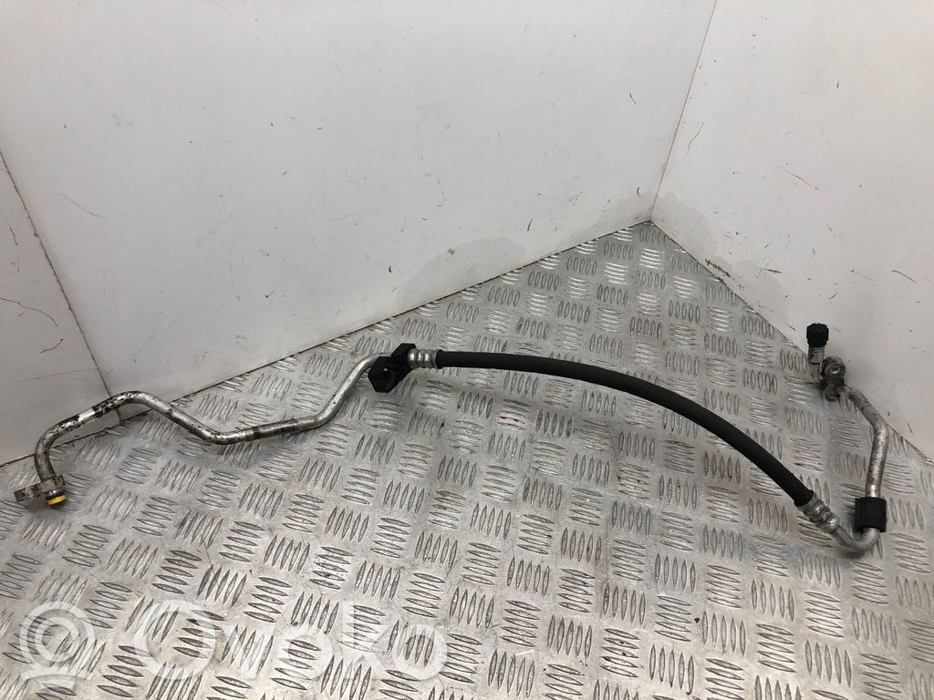 BMW 4 F32 F33 Ilmastointilaitteen putki (A/C) 