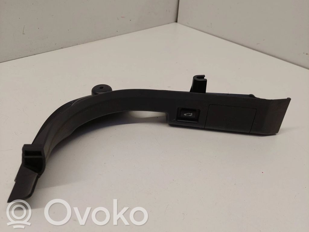 Foot area side trim   7025029,22339910