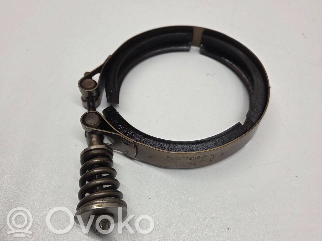 Muffler pipe connector clamp   7793677