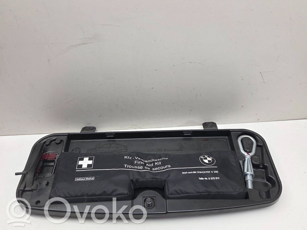 BMW 5 E60 E61 Instrumentu kaste 