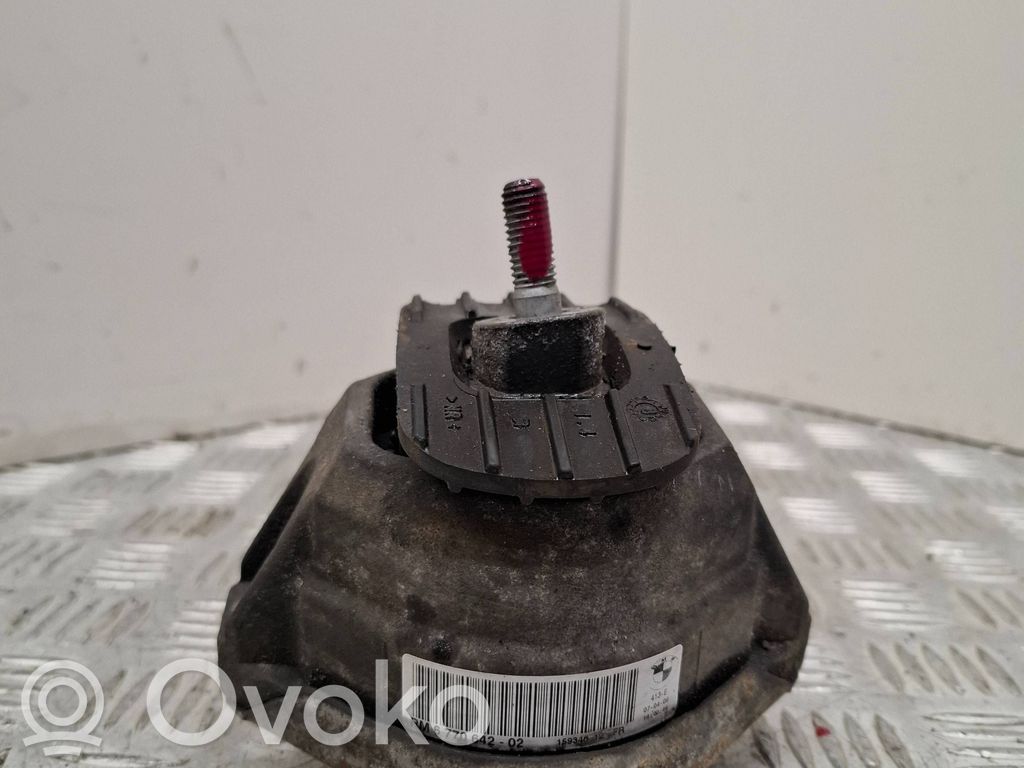 BMW 5 E60 E61 Engine mount bracket 