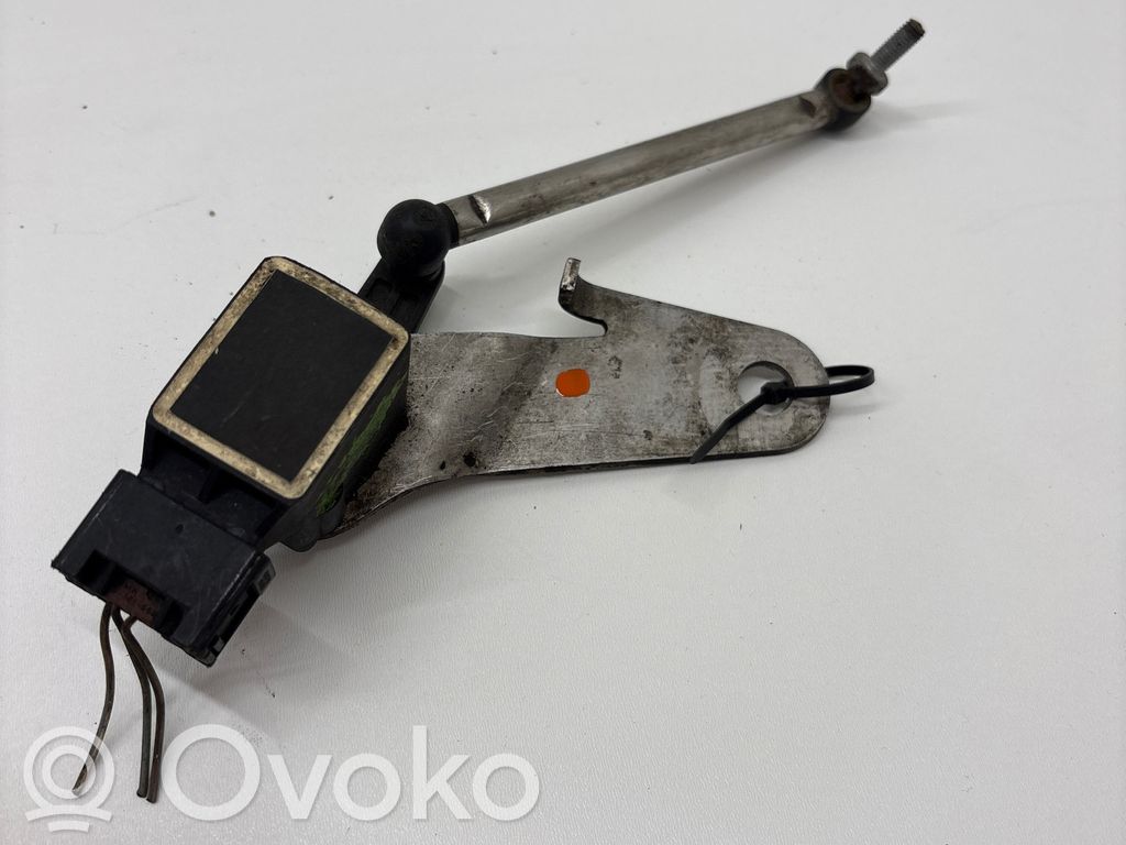 Headlight/headlamp level sensor   6762296