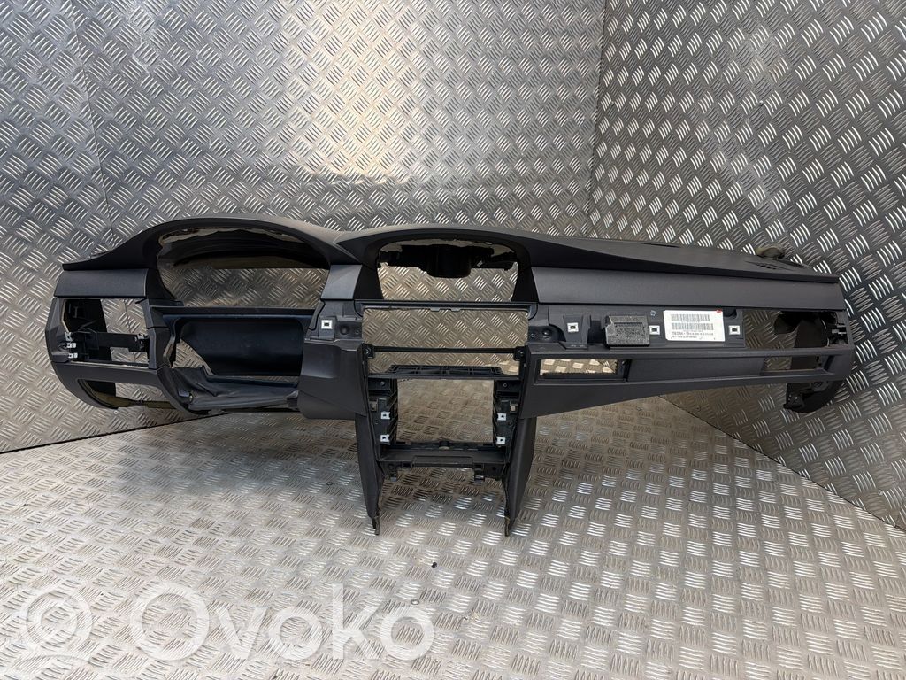 BMW 5 E60 E61 Dashboard 