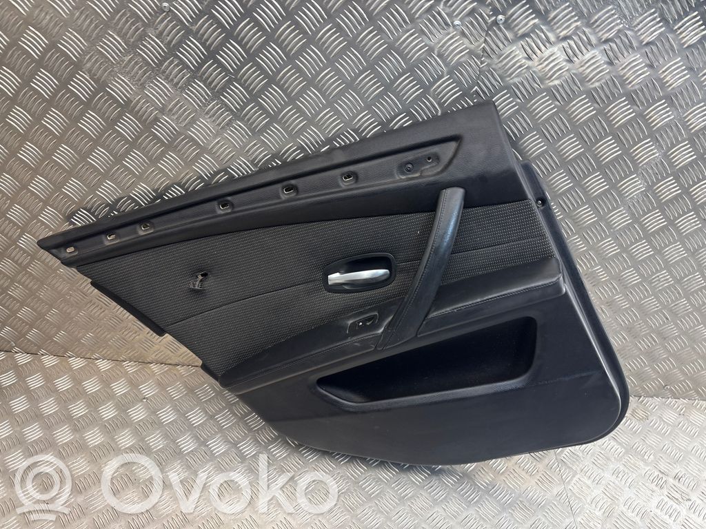 BMW 5 E60 E61 Apšuvums aizmugurējām durvīm 