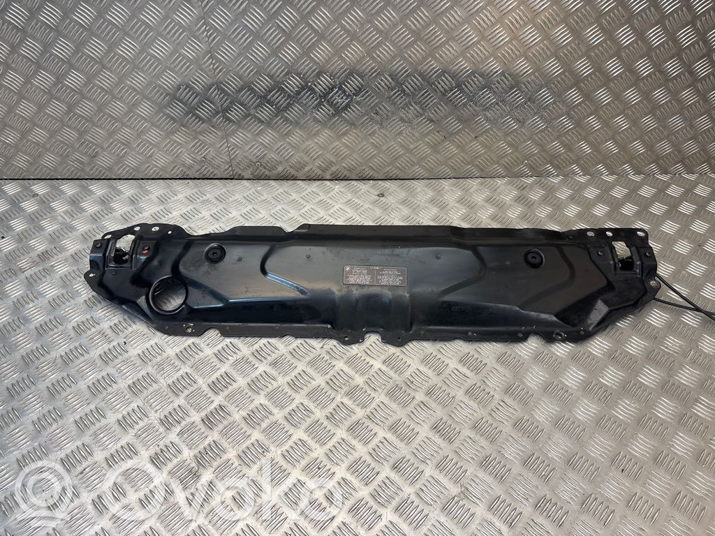 BMW 5 E60 E61 Staffa del pannello di supporto del radiatore parte superiore 