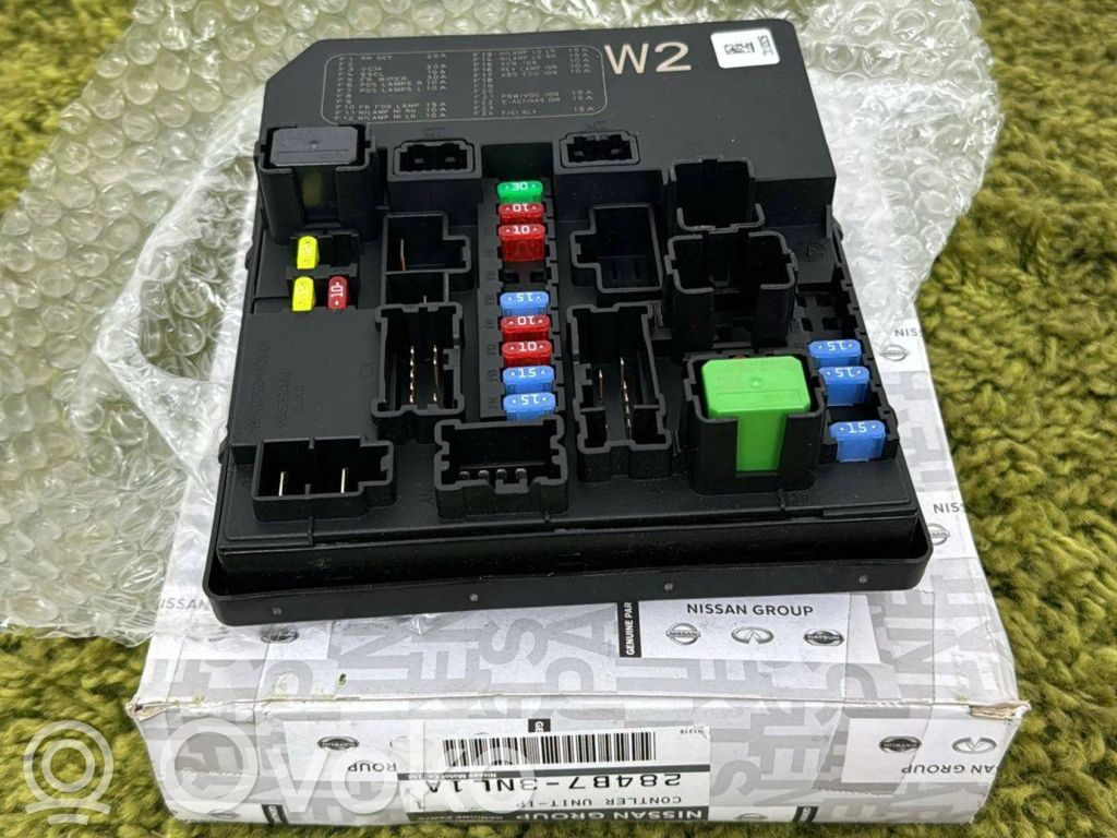 Nissan Leaf I (ZE0) Fuse box set 