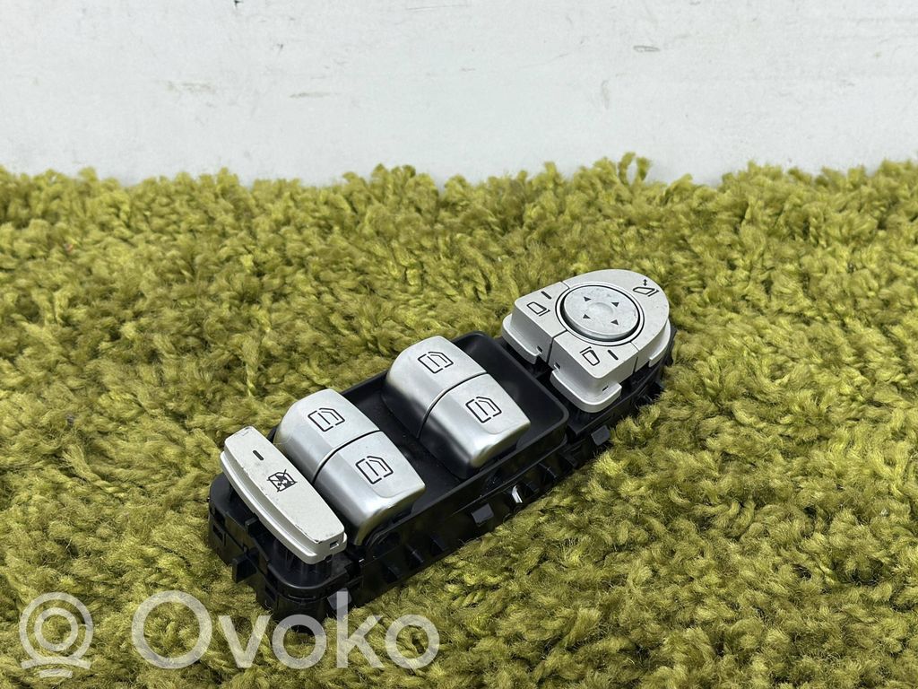 Mercedes-Benz C W205 Przyciski szyb 