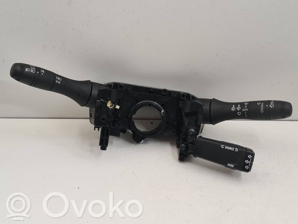 Renault Captur II Wiper turn signal indicator stalk/switch 