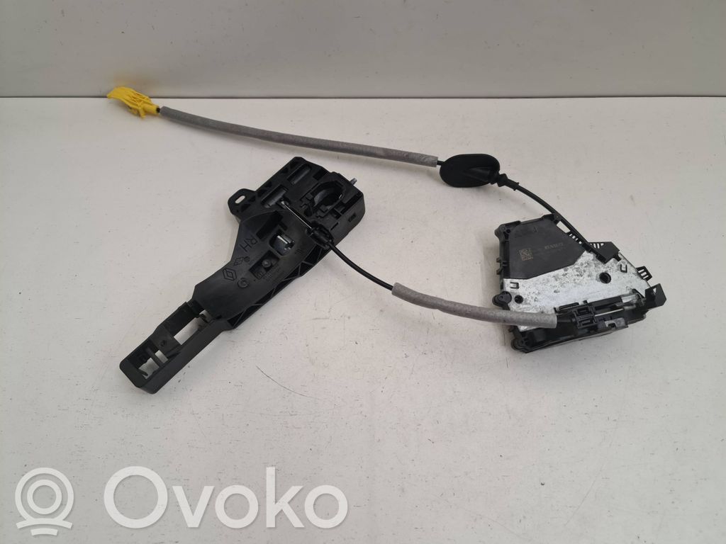 Renault Captur II Front door lock 