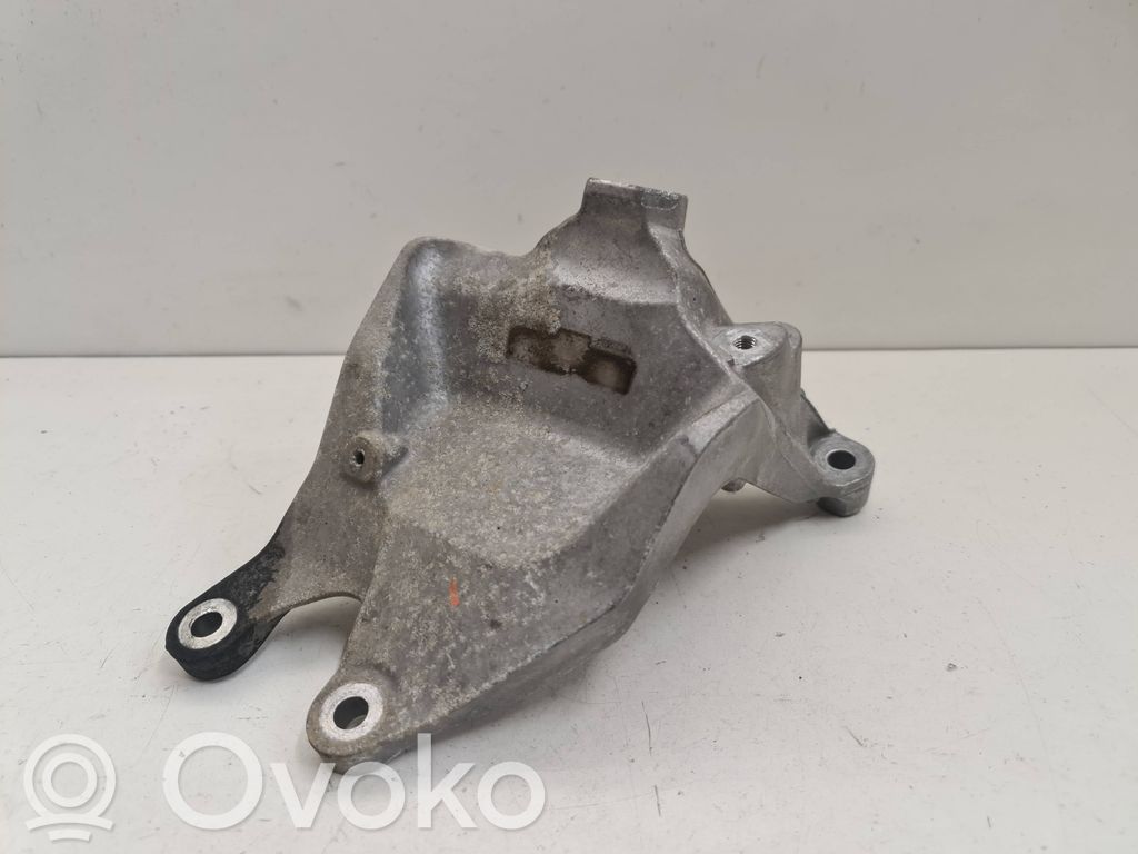 Audi Q7 4M Engine mounting bracket 