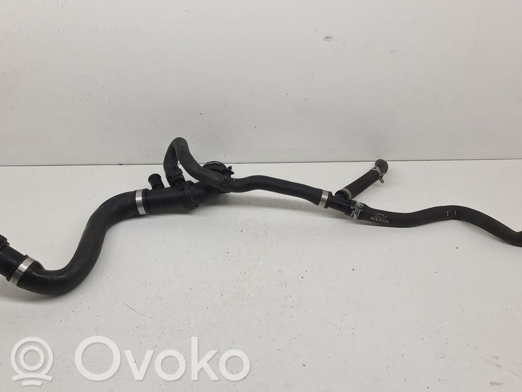 Volvo V60 Engine coolant pipe/hose 