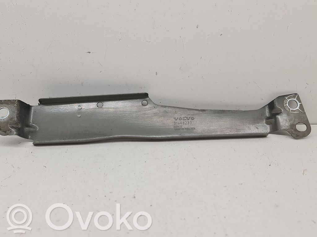 Volvo V60 Uchwyt / Mocowanie błotnika przedniego 