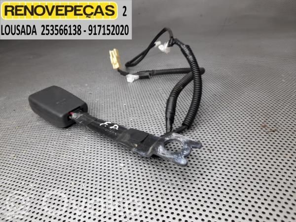 Toyota Yaris Priekšējās jostas sprādze 
